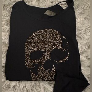 Vocal top with studded skull